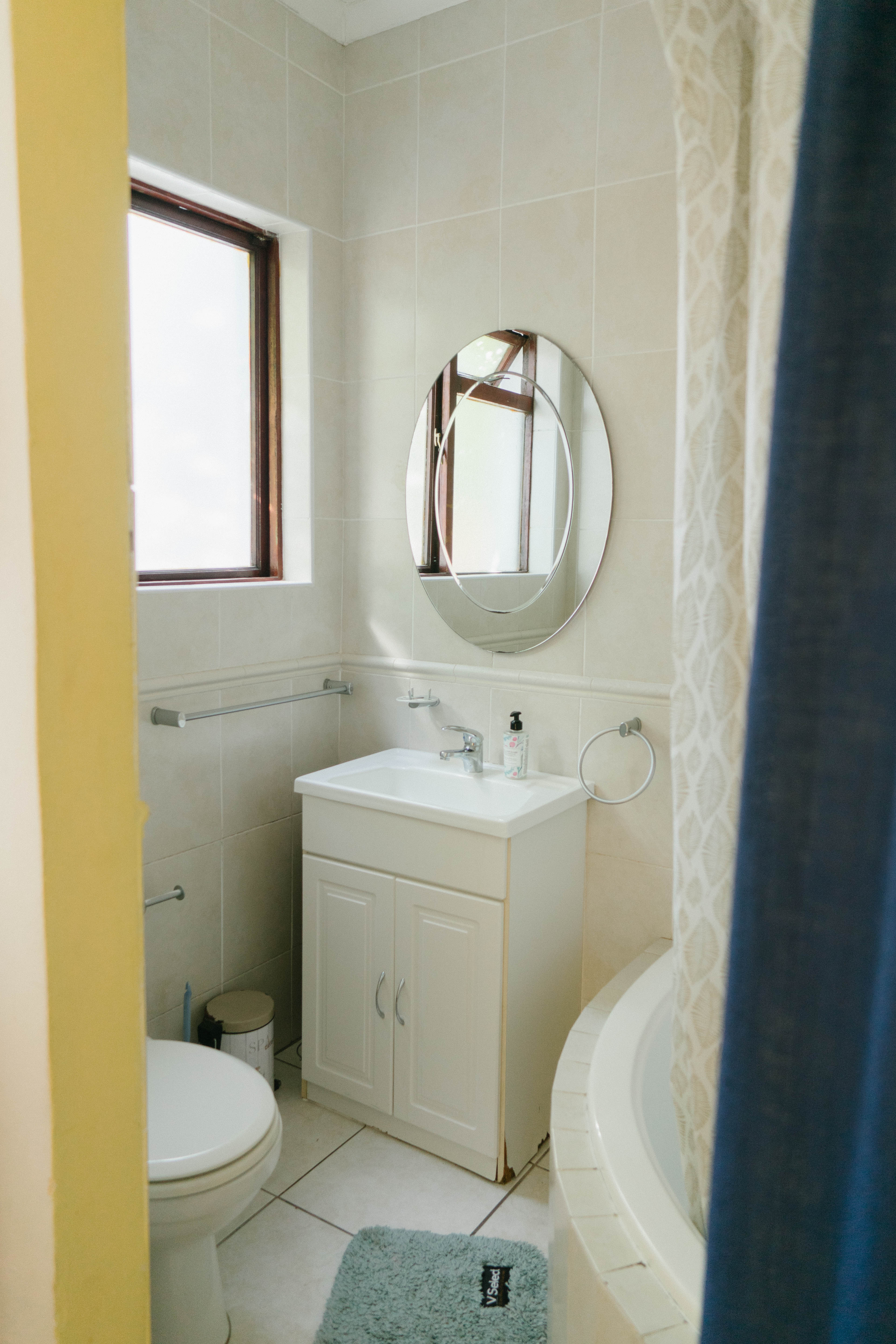 Savanna ensuite photo 3 of 3